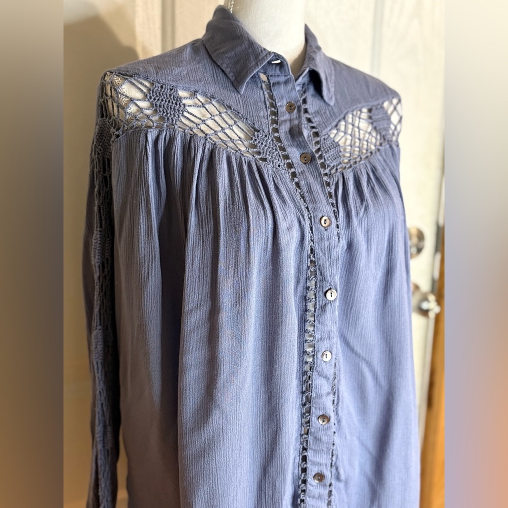 Free People Katie Bird Button Down Crochet Shirt Tunic Top XSmall oversized - Picture 3 of 11